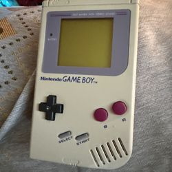 Game Boy  1989 Vintage With Video Game 