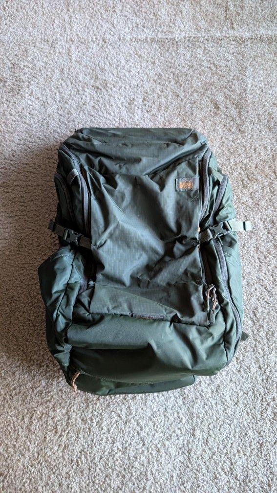 REI Ruckpack 40