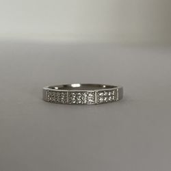 Brand New Sterling Silver 925 Band With CZ Diamonds (size 6,7,8)