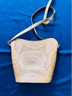 Beige Tooled Embossed Floral Leather Shoulder Bag Zip Bucket Purse Costa Rica