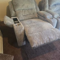 Like New 2 Electrical Recliners 