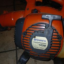 Husqvarna Handheld Leaf Blower