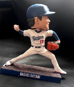 Shohei Ohtani 2025 Los Angeles Dodgers SGA Pitching Bobblehead