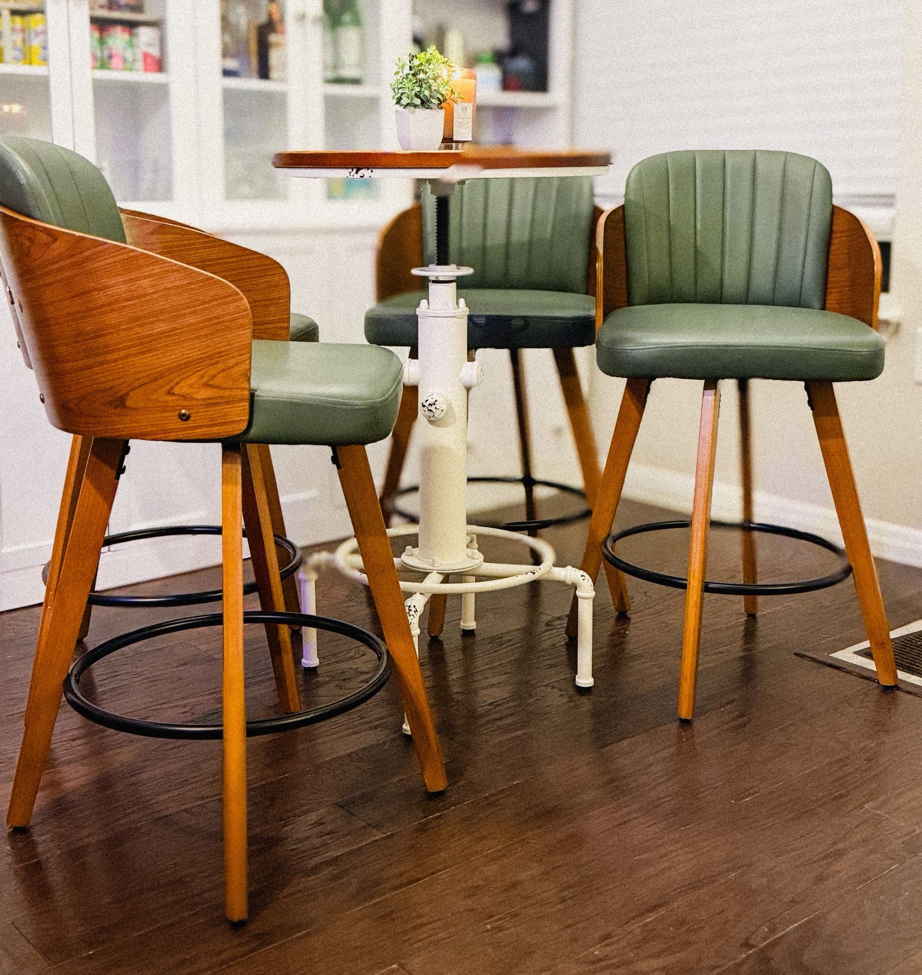 Adjustable Height Wood Pub Table + 4 Matching Green Faux Leather Bar Stools