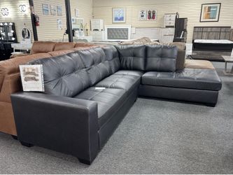Leather Sectional. 🚚WE DELIVER🚚
