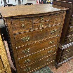 Early 1900’s Brown Oak Wood 8-Draw Bureau Dresser $85 33” x 19” x 49”