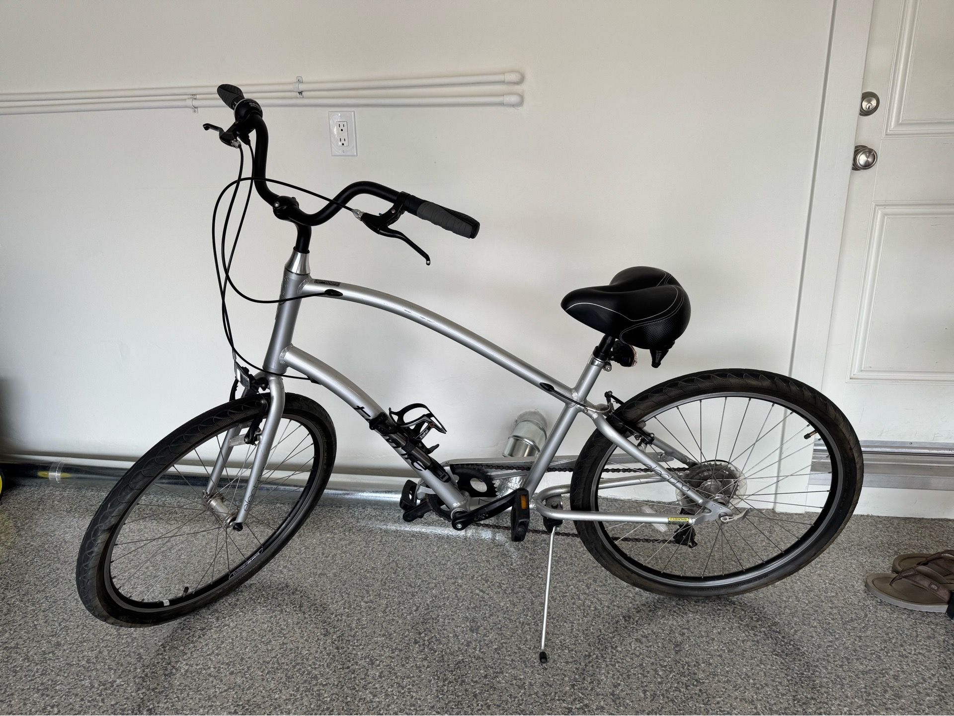 Townie Electra 7 speed bike