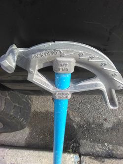 Pipe bender