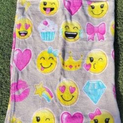 Girls Emoji Blanket