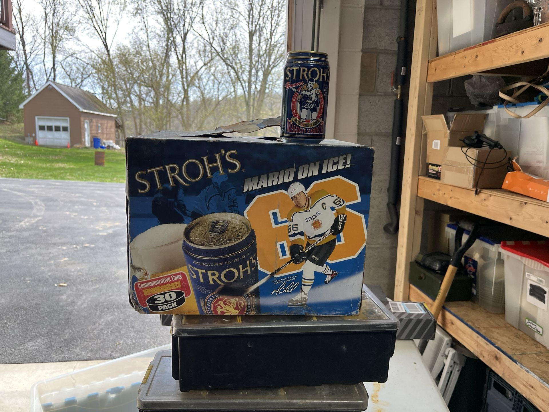 Stroh’s Beer Cans In Case