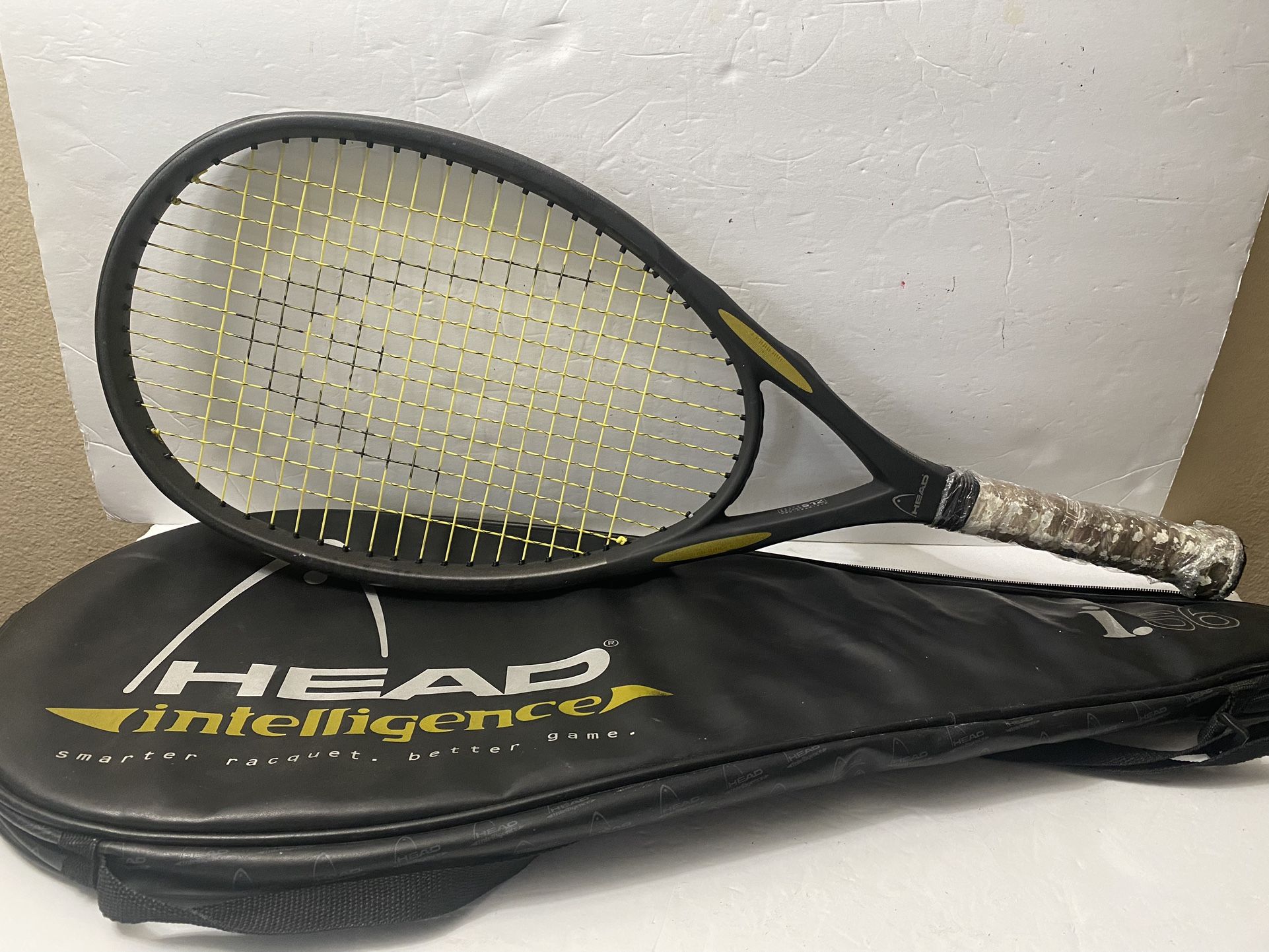 Head Intelligence i.S12 Tennis Racket