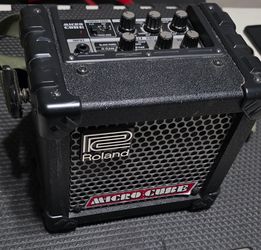 Guitar amp w shoulder strap