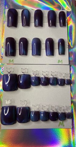 Press on Nails and Toe nails Medium  cat eye