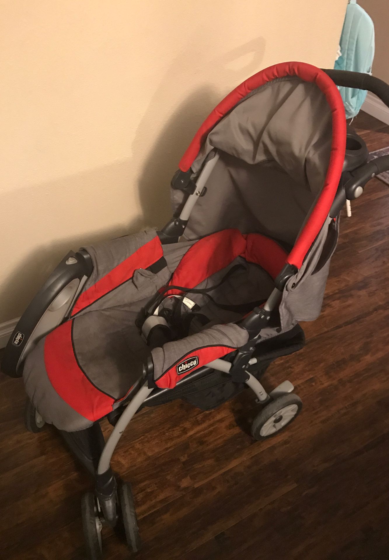 Chicco Car Seat & Stroller for Sale in Rialto, CA OfferUp