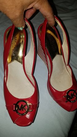 size 6 MKors wedges nice mint