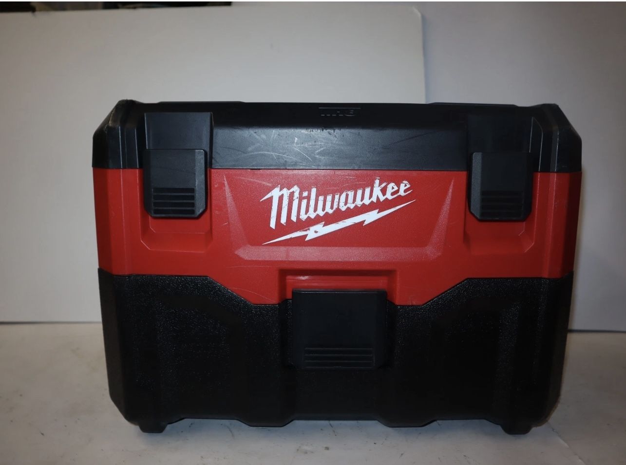 Milwaukee 18V Wet/Dry Vacuum Cleaner (0880-20)