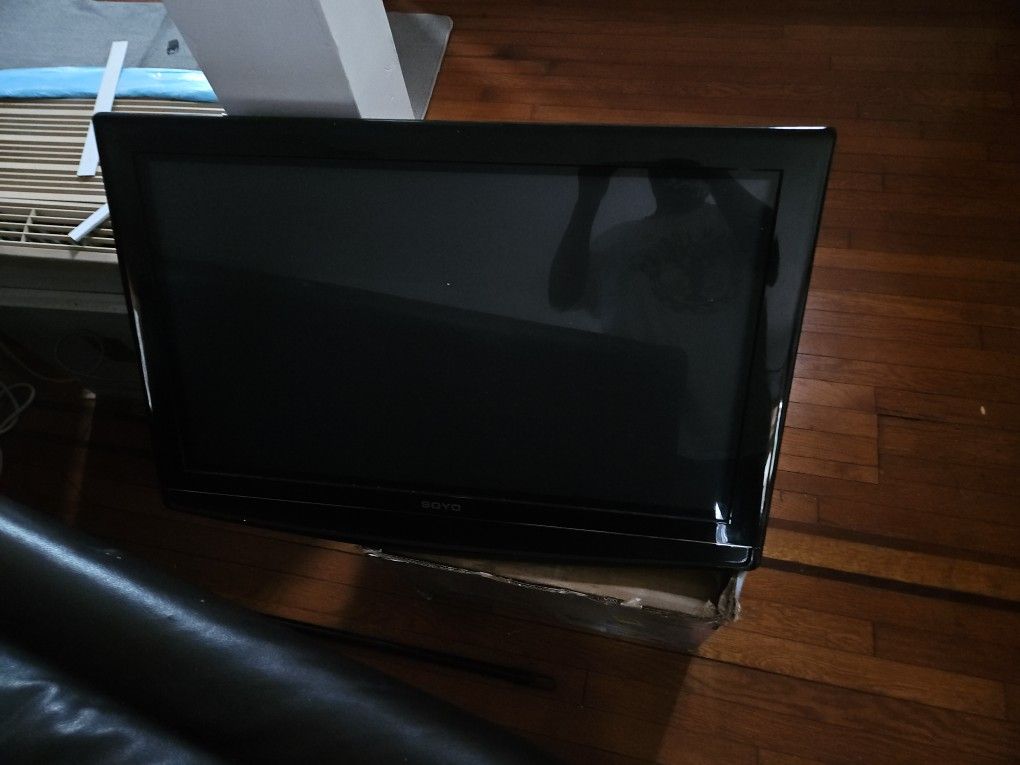 Soyo 39 Inch Tv No Remote Wall Moumted