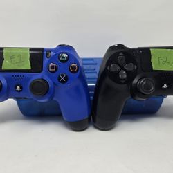 2 Sony PS4 Dualshock Controllers 