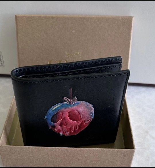 COACH X DISNEY BLACK/MULTI POISON APPLE BIFOLD WALLET 32634 GIFT BOX