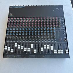 Mackie CR-1604 16-Channel Mixer