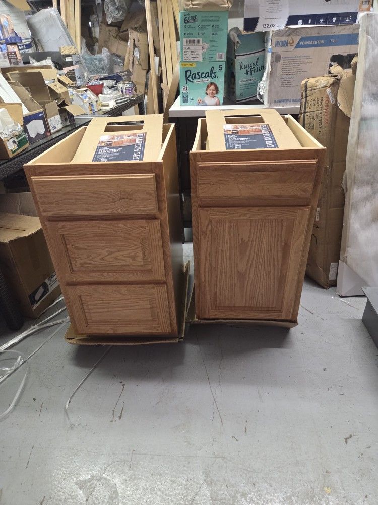 18in Base Cabinets 