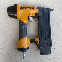 Bostitch Pneumatic Finish Nailer with Case