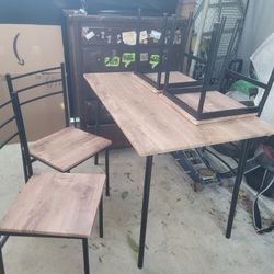 Mesa Con Sillas Esta Como Nueva Tiene 6 Sillas