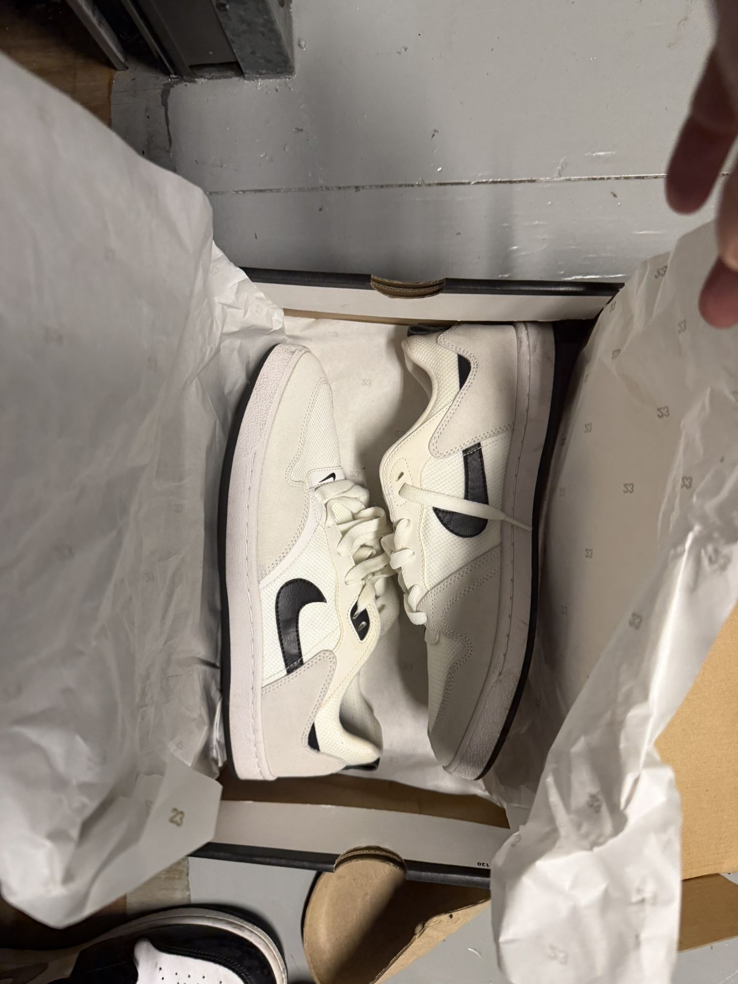 Nike Air Jordan 1 Low white trainers Size 10 