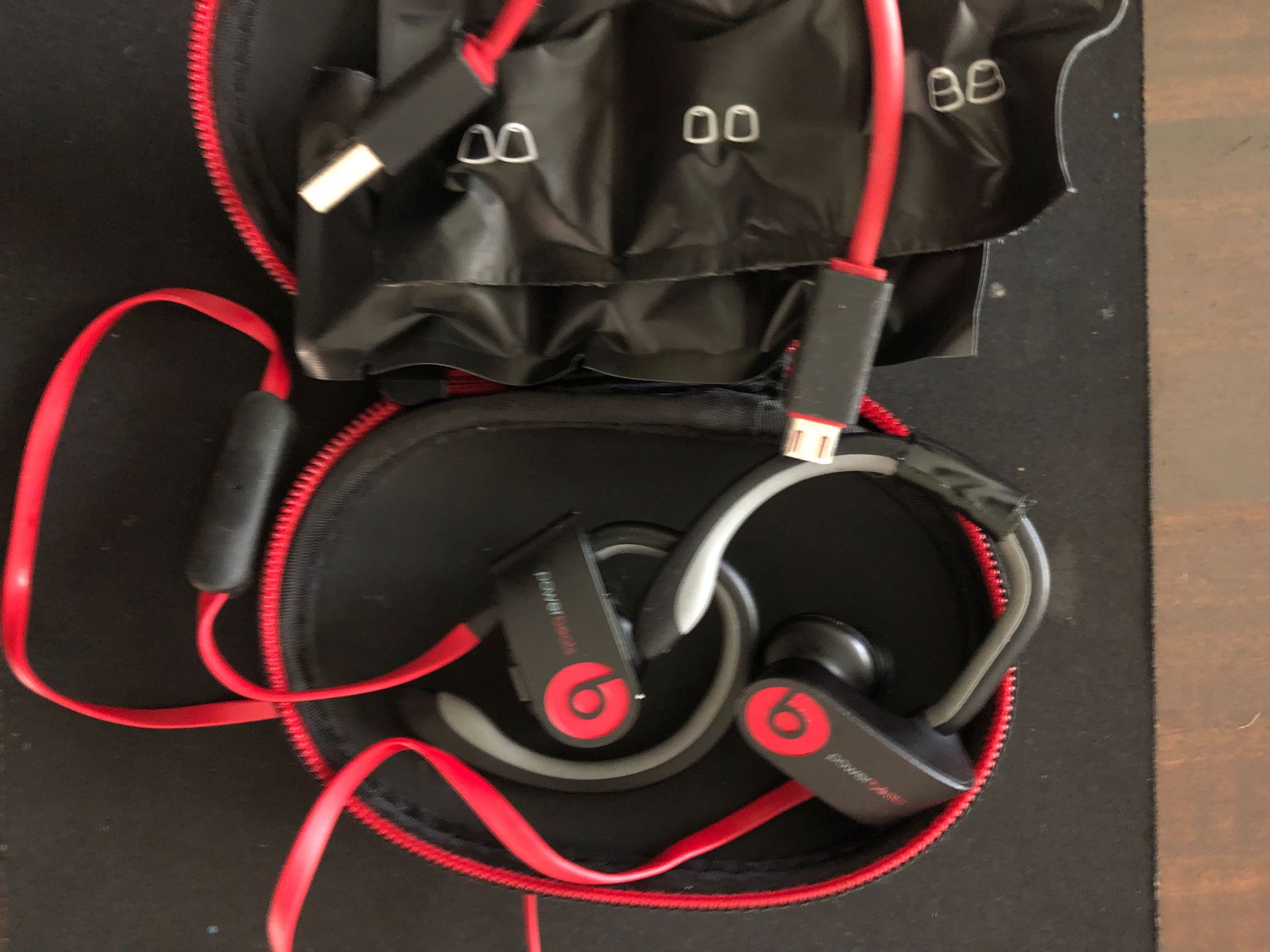 Powerbeats - Beats by Dre