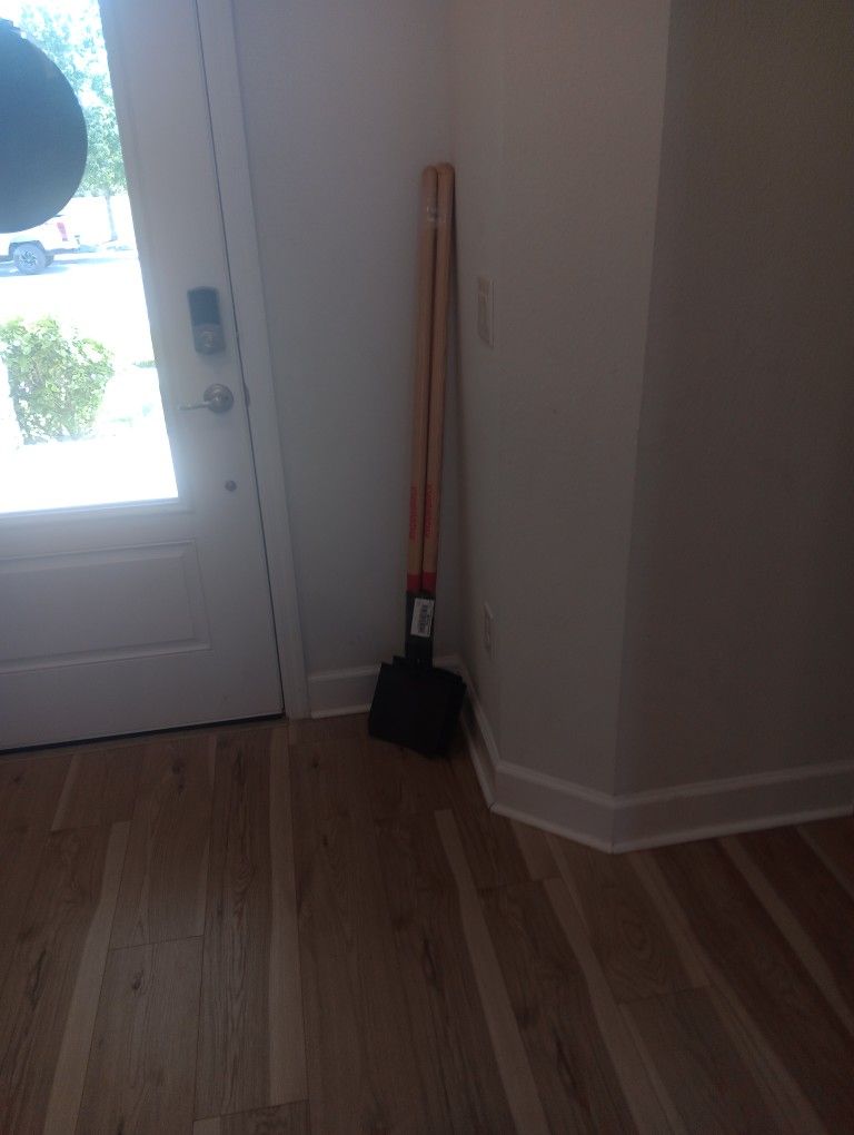 Razor Back Shovels