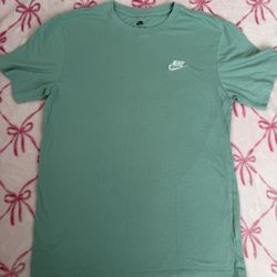 nike tee 