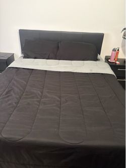 Cama Queen sin colchón