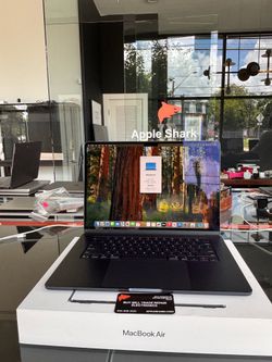 MacBook Air 15” M4 Chip 16GB Ram 256SSD! 90 Day warranty! We offer financing.