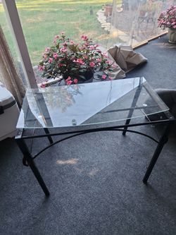 Glass tv or stereo stand