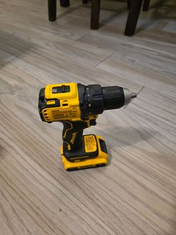 DeWalt DCD793 Cordless Drill Driver with Battery