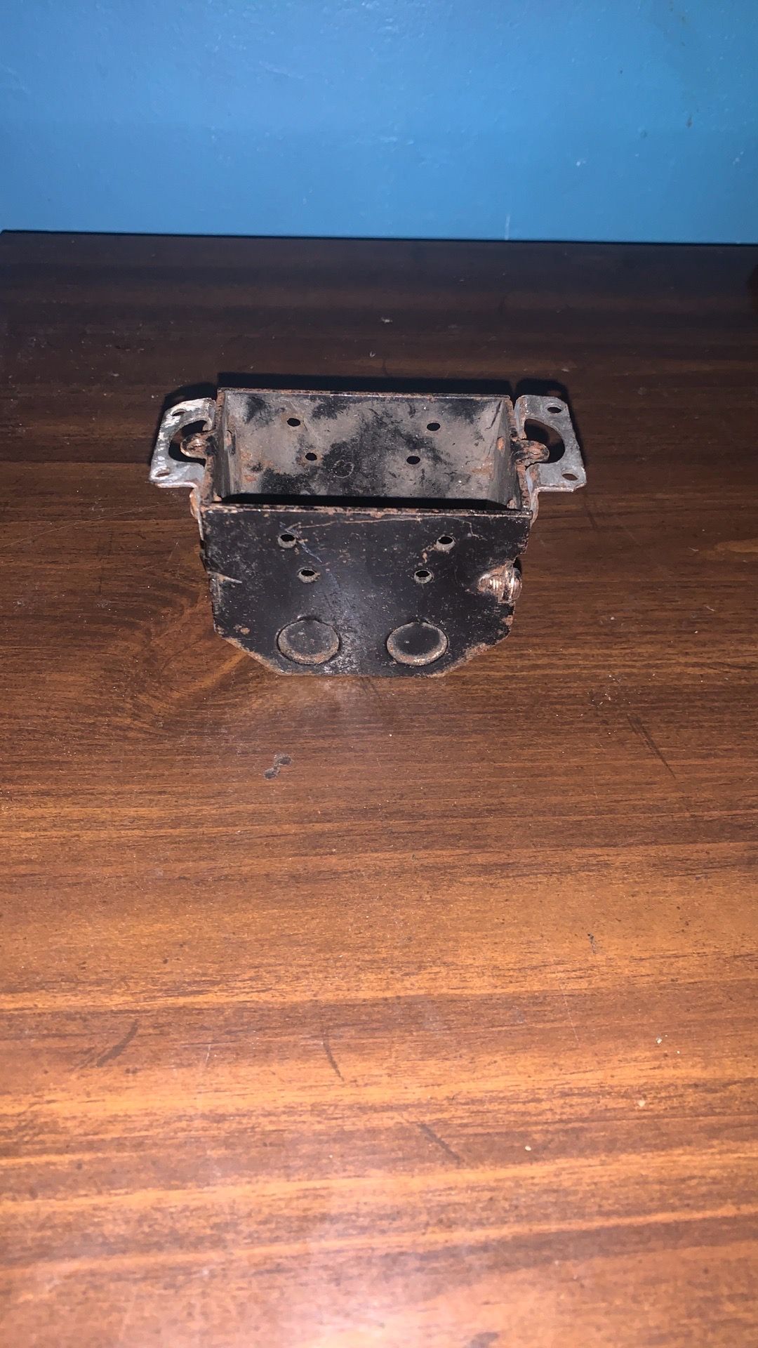 Metal electrical switch box