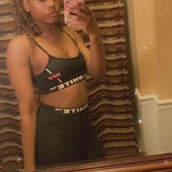 *2-pc .. OFF WHITE. Set .... New . S-M-L ....

CHECK OUT MY PAGE FOR MORE ITEMS 