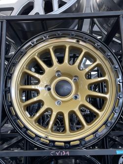 5-lug 20" rims for classic full-size trucks & SUVs ​Vehicle Fitment: Rescue your classic ride from looking stuck in 1995. Get the bold, custom wheel s