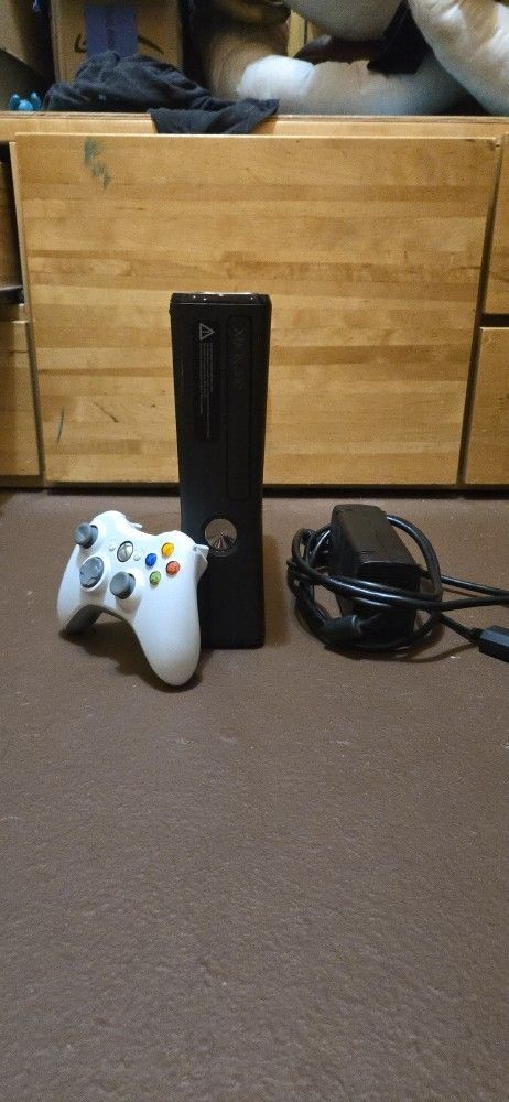 Xbox 360 Slim With Controller And Power cord  *Cash Only*