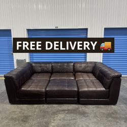 Large Italian Leather Sectional 🇮🇹  Free Delivery