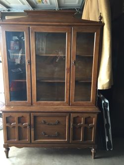 SHABBY CHIC .CHINA CABINET