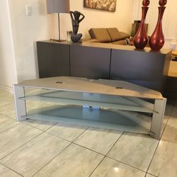 sturdy tv stand 