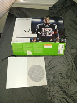 Xbox one s 500 GB cords included