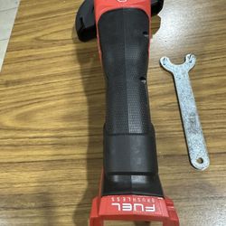 Milwaukee M18 Grinder 