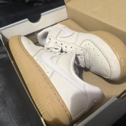 Nike Air Force 1 Pearl x Gum Size 5Y