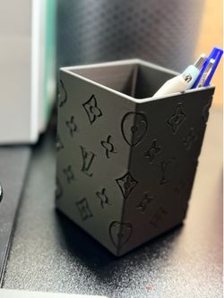 Make up brush holder