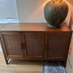 Credenza 