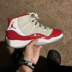 Jordan 11 Cherry 