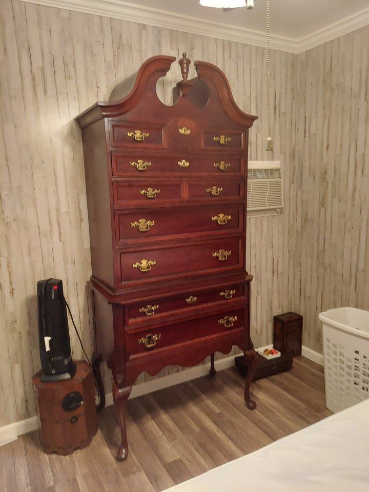 Georgian style Highboy Chest Of Drawers 