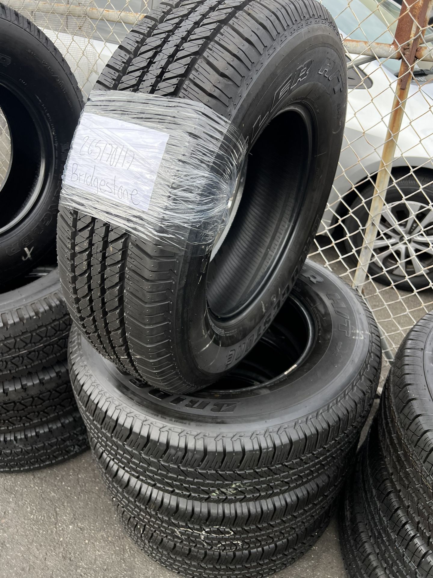 265/70/17 (4) Tires Bridgestone Like New Mount & Balance // Set De 4 Llantas Bridgestone Como Nuevas Instaladas ⚠️Pregunta Por Tu Medida⚠️